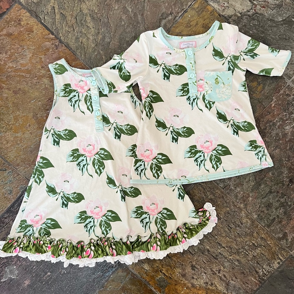 Sweet Honey night gown & pj top. Very Good Condition.